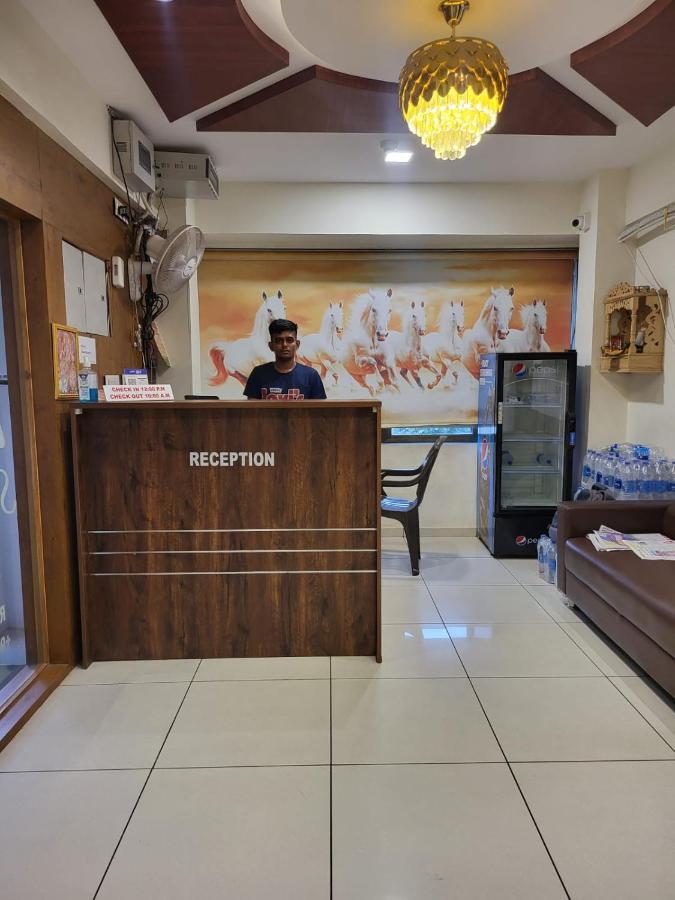 Hotel Shreeji'S Gandhinagar Exterior photo