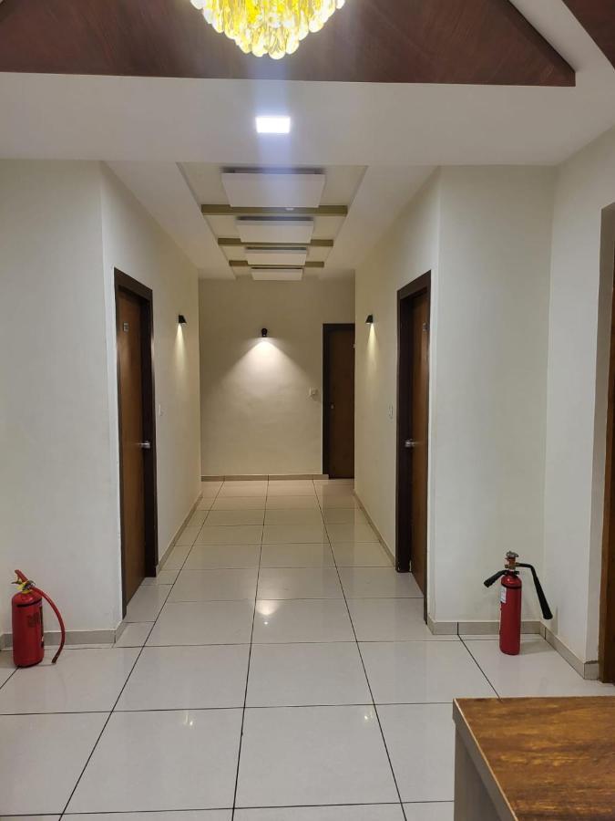 Hotel Shreeji'S Gandhinagar Exterior photo