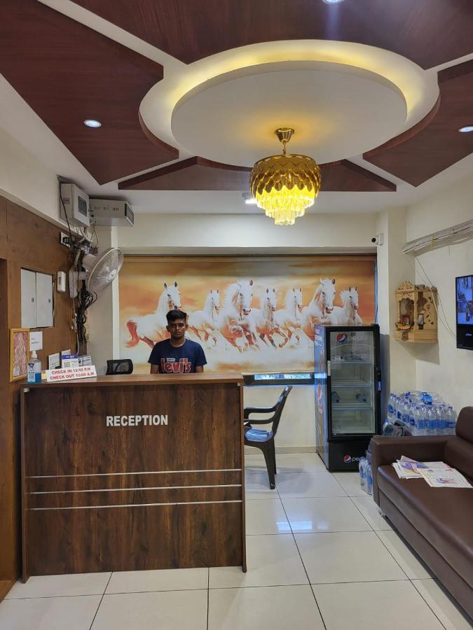 Hotel Shreeji'S Gandhinagar Exterior photo
